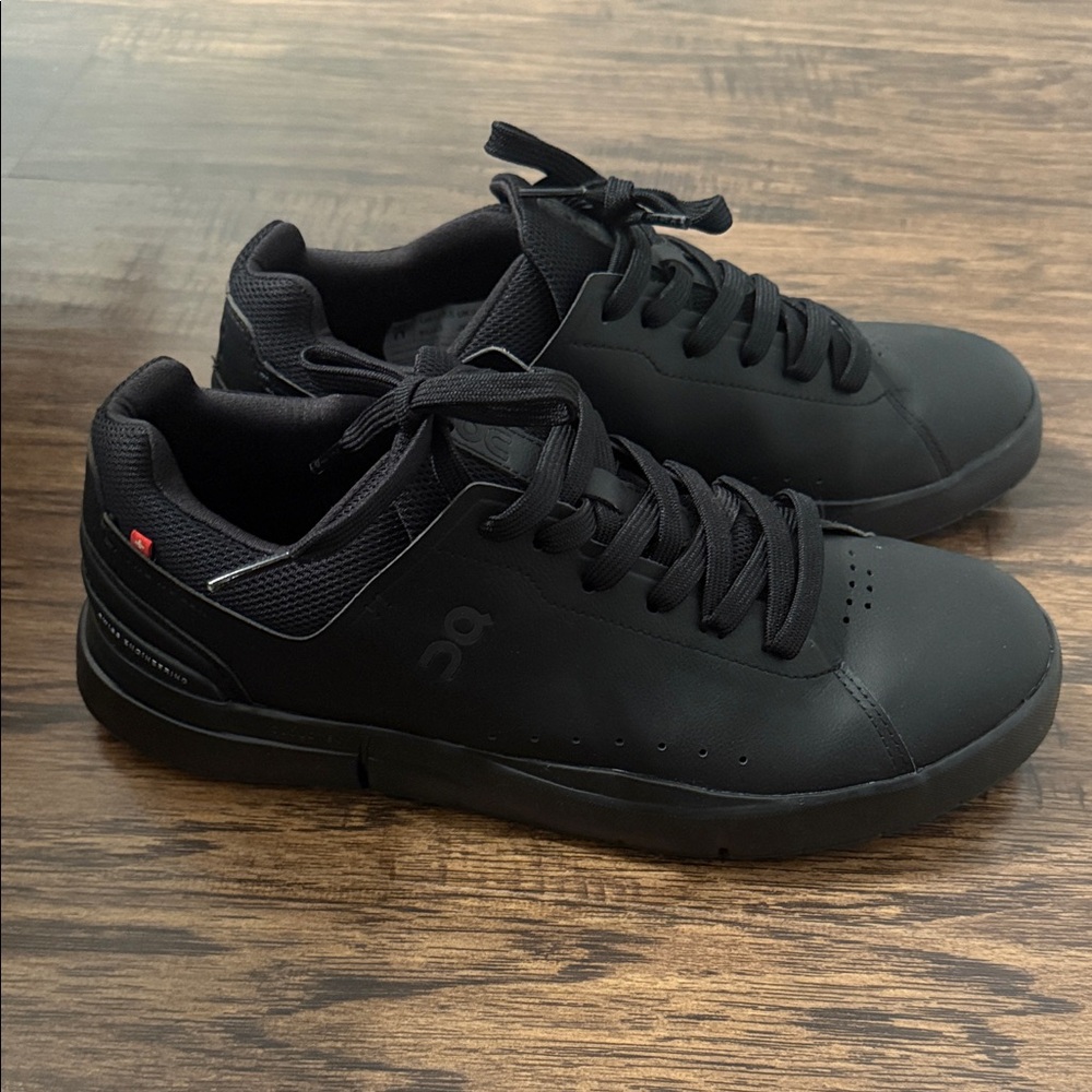 On  Men's Black Athletic Sneakers